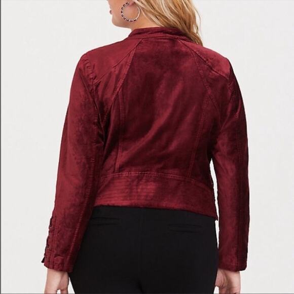 Torrid moto jacket lattice detail on sleeve and sides velvet burgundy size 2 - Picture 2 of 11